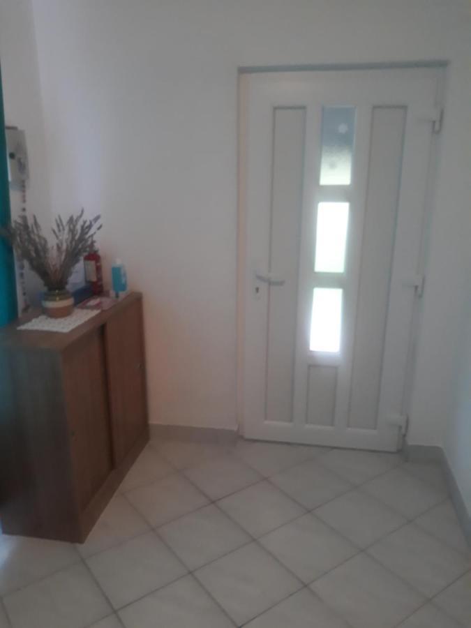 Apartman Lana Kijevo Extérieur photo