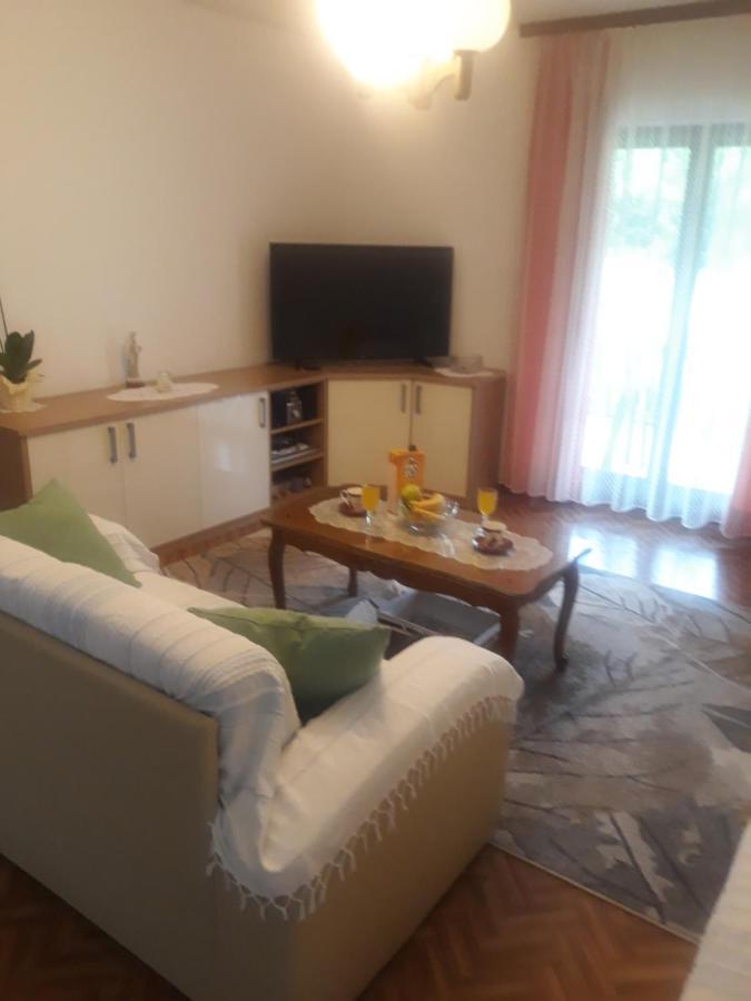 Apartman Lana Kijevo Extérieur photo