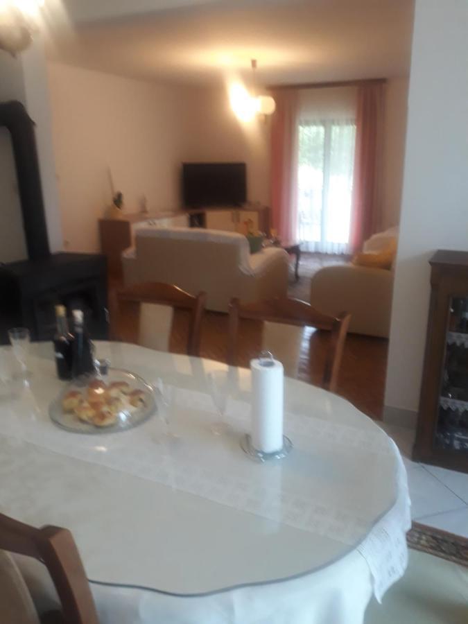 Apartman Lana Kijevo Extérieur photo